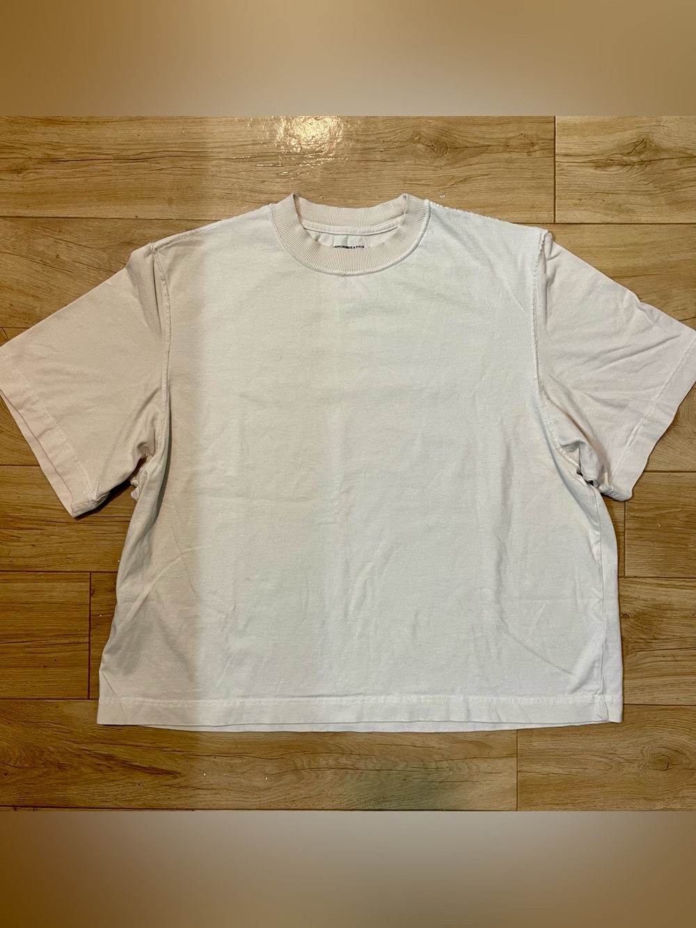Abercrombie & Fitch Men's XL Premium Essentials Cropped Cream Crewneck Shirt